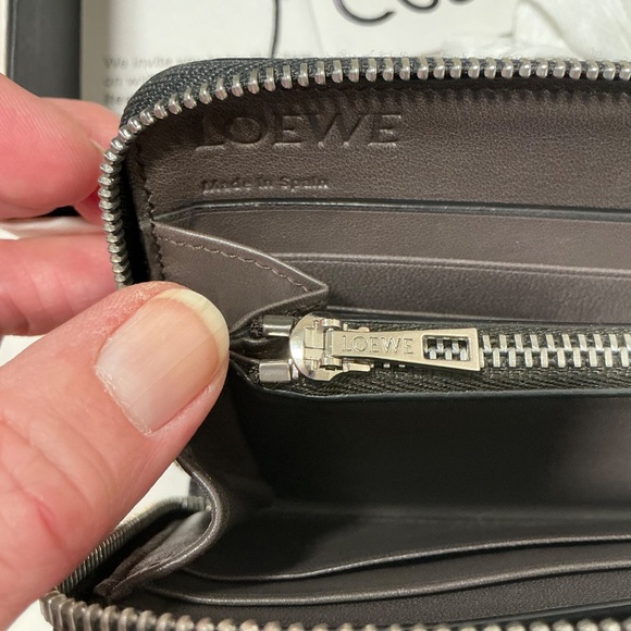 Loewe Navy leather zip wallet - Picture 5 of 11